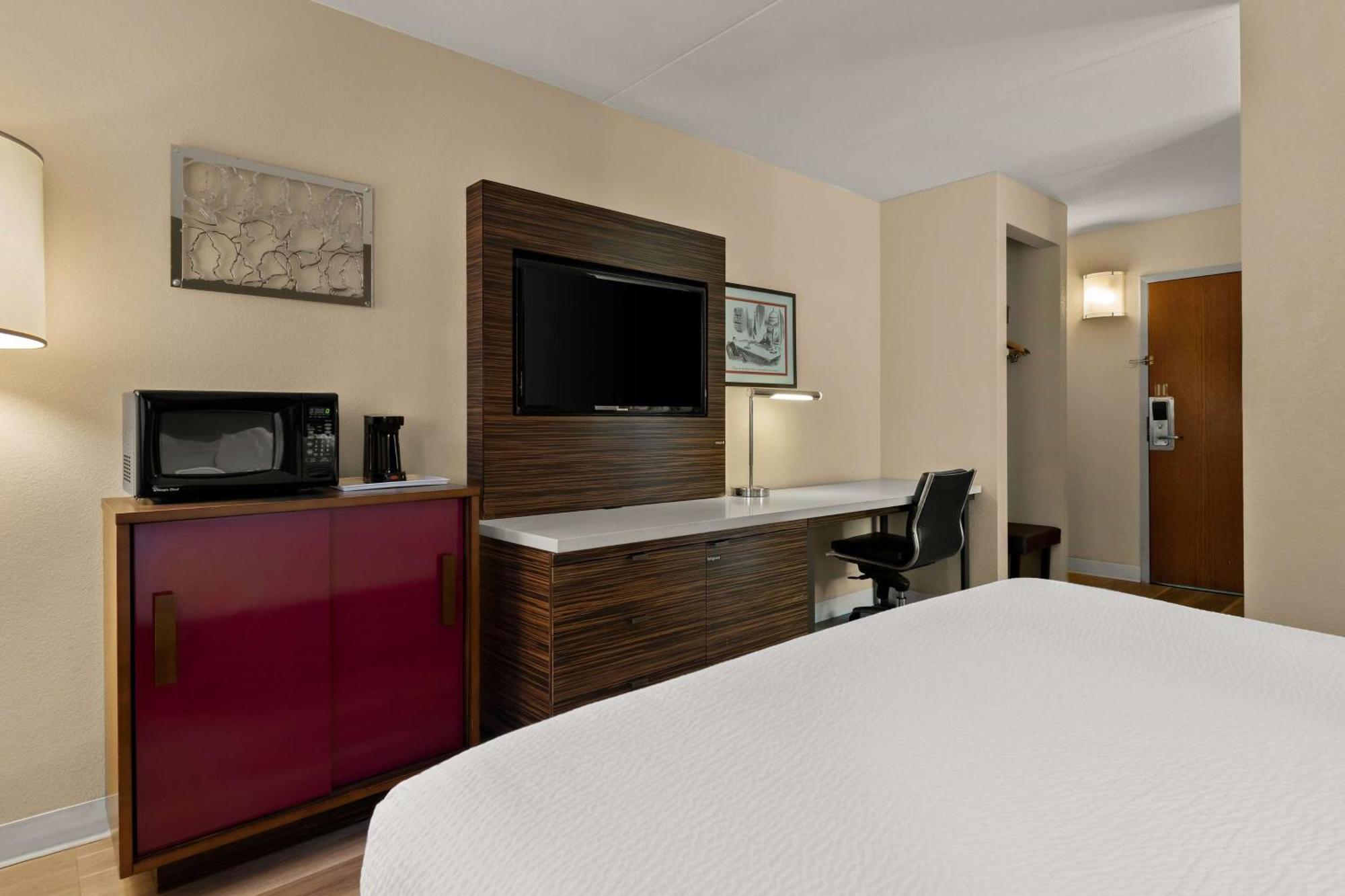 Ramada By Wyndham Harrisburg/Hershey Area Hotel Екстериор снимка